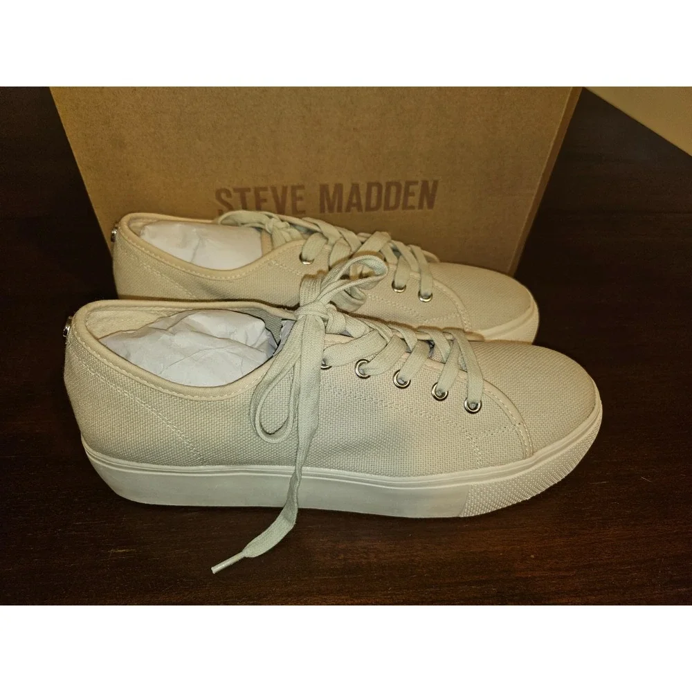 Steve Madden Women's Elore, Tan Lace Sneakers, Size‎ 11M.